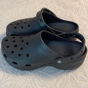Black Iconic Crocs Comfort Platforms. EUC. Sz 10 W